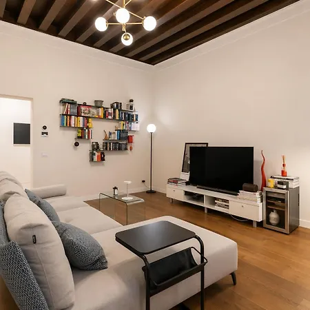 Renovated And Spacious Flat Near San Marco *