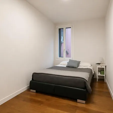 Apartman Renovated And Spacious Flat Near San Marco