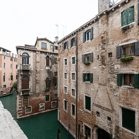 Renovated And Spacious Flat Near San Marco Apartman