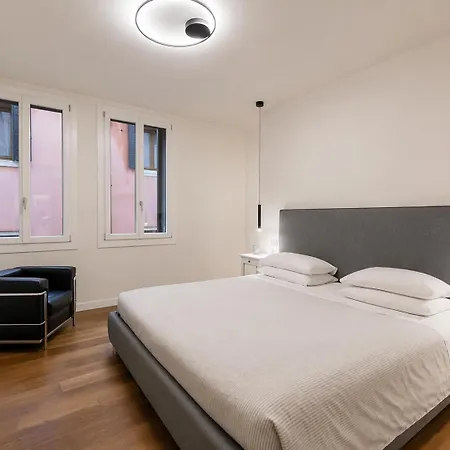 Apartman Renovated And Spacious Flat Near San Marco
